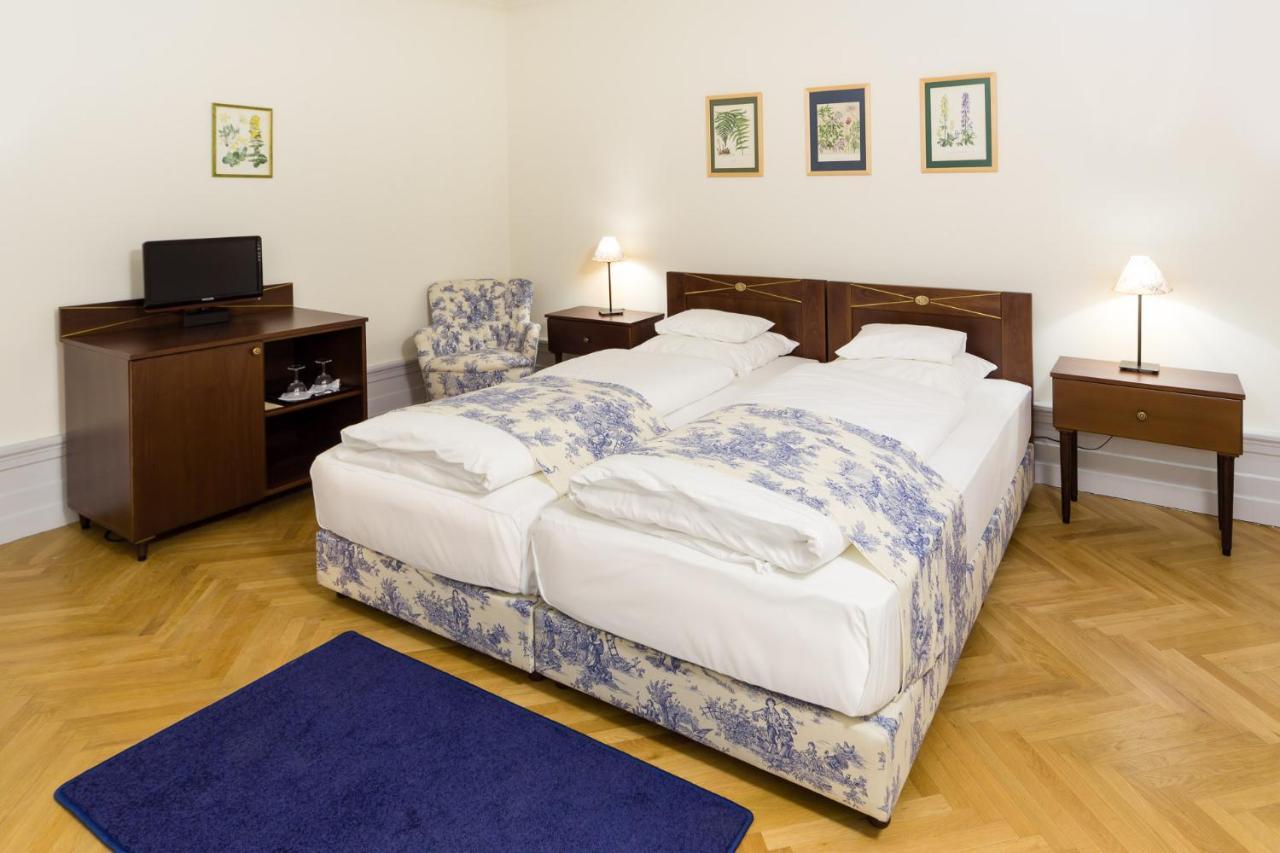 Karolyi Kastely Hotel & Restaurant Fehérvárcsurgó Εξωτερικό φωτογραφία